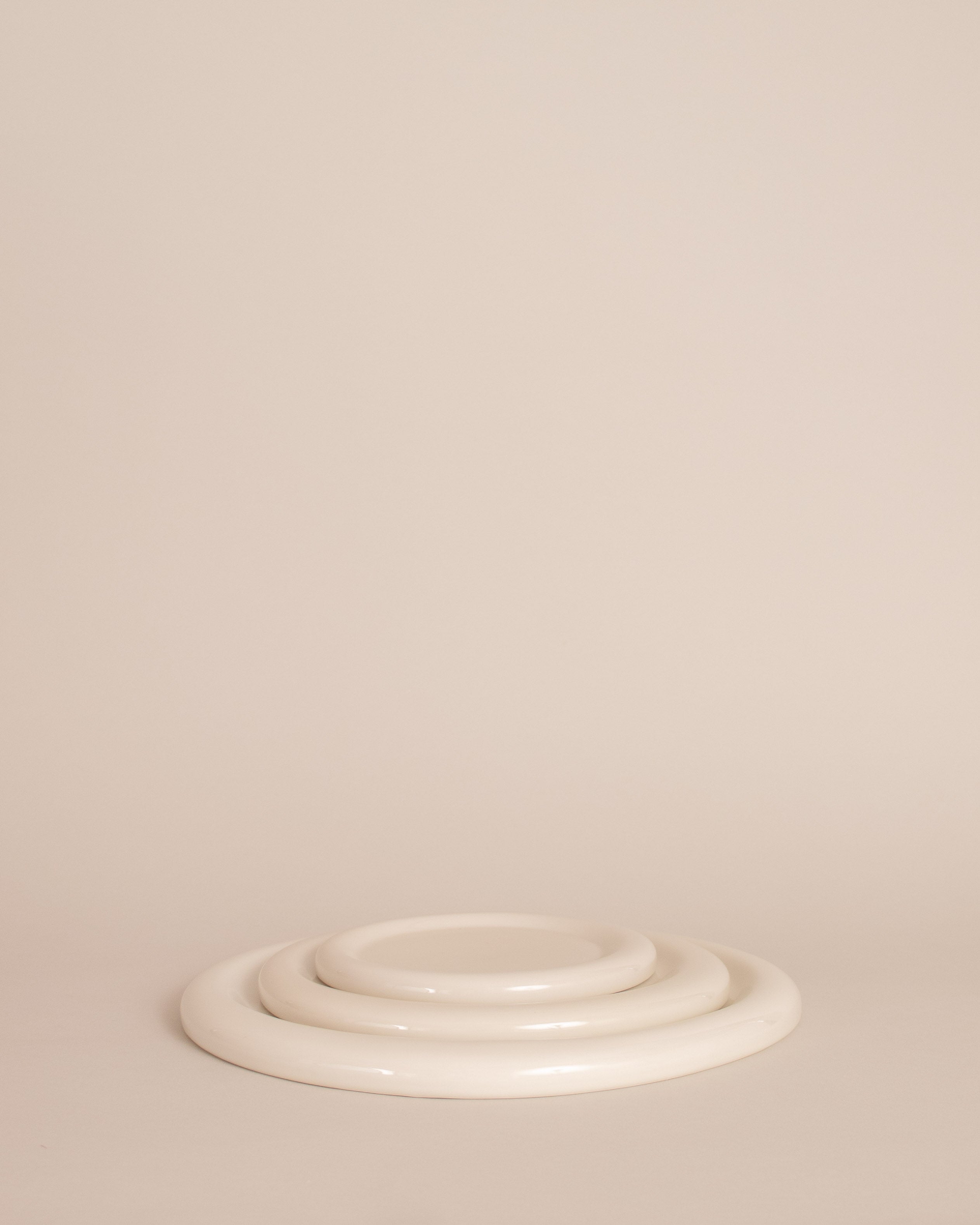 Dinner Plate in Marshmallow - GOOD FRIEND