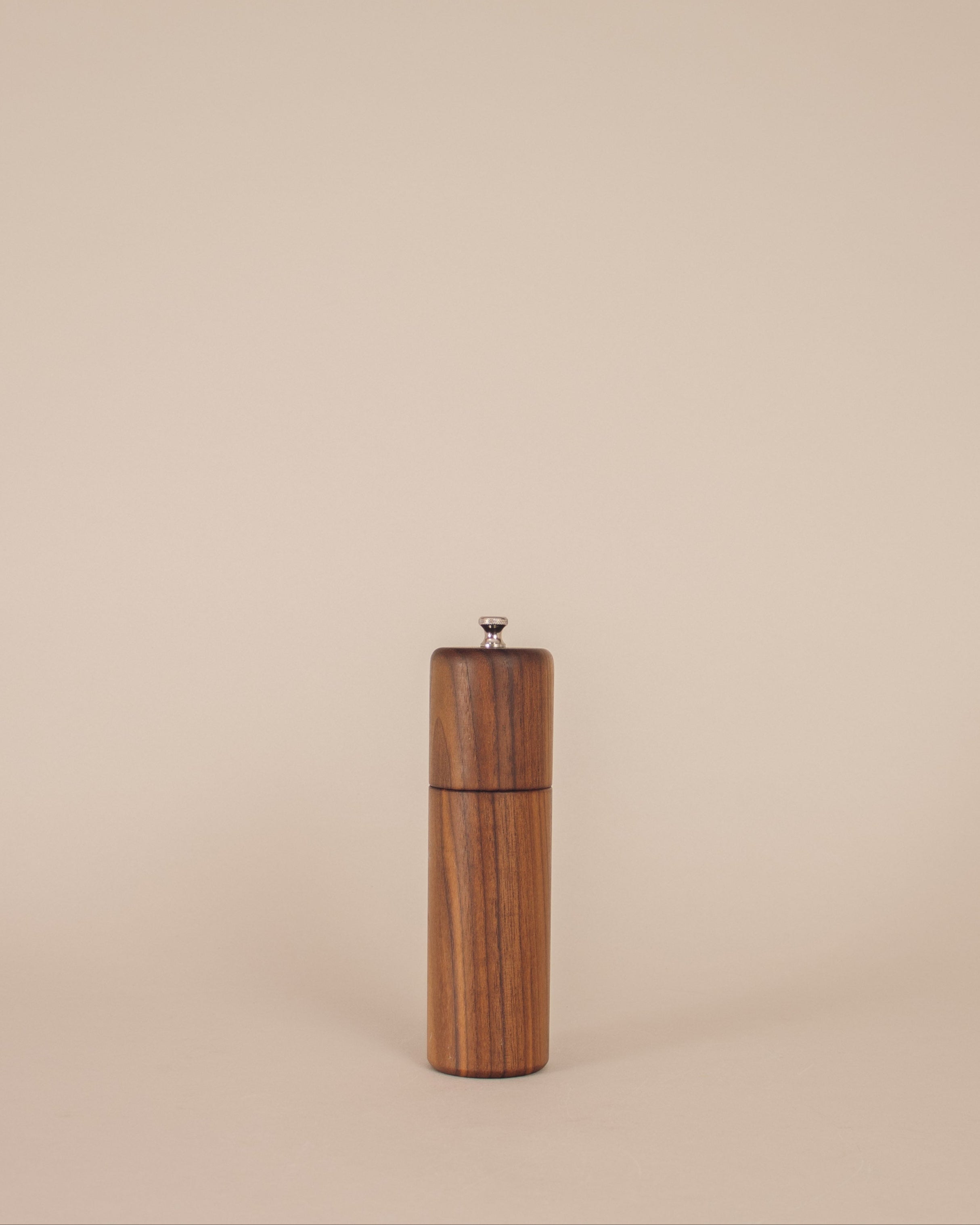 Pepper Mills in Walnut - GOOD FRIEND
