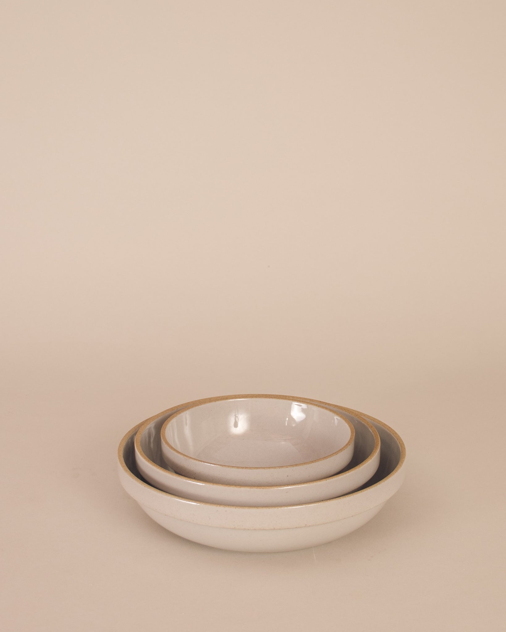 Hasami 7 3/8-inch Round Bowl in Gloss Grey