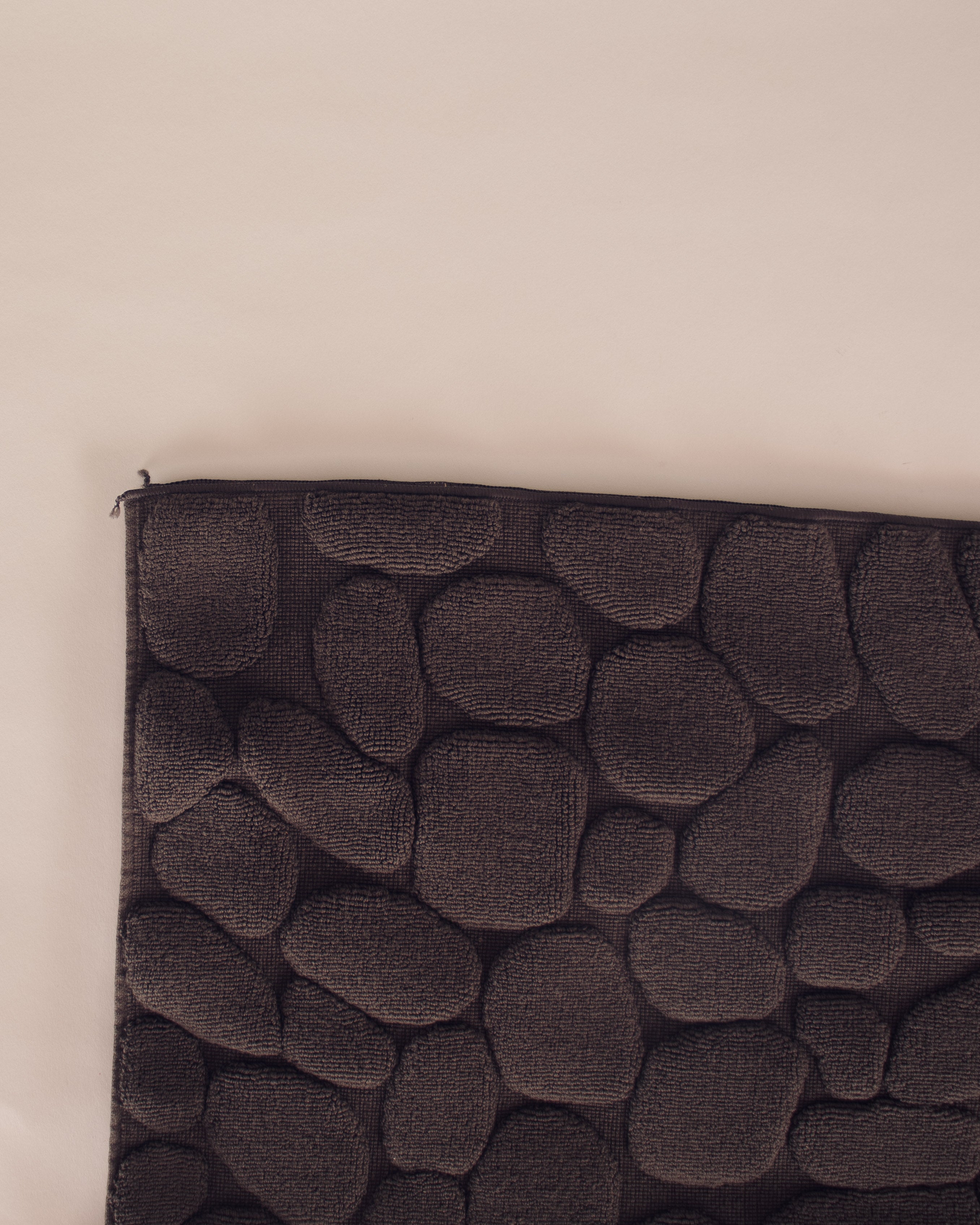 Ishikoro Pebble Stone Bath Mat in Grey - GOOD FRIEND