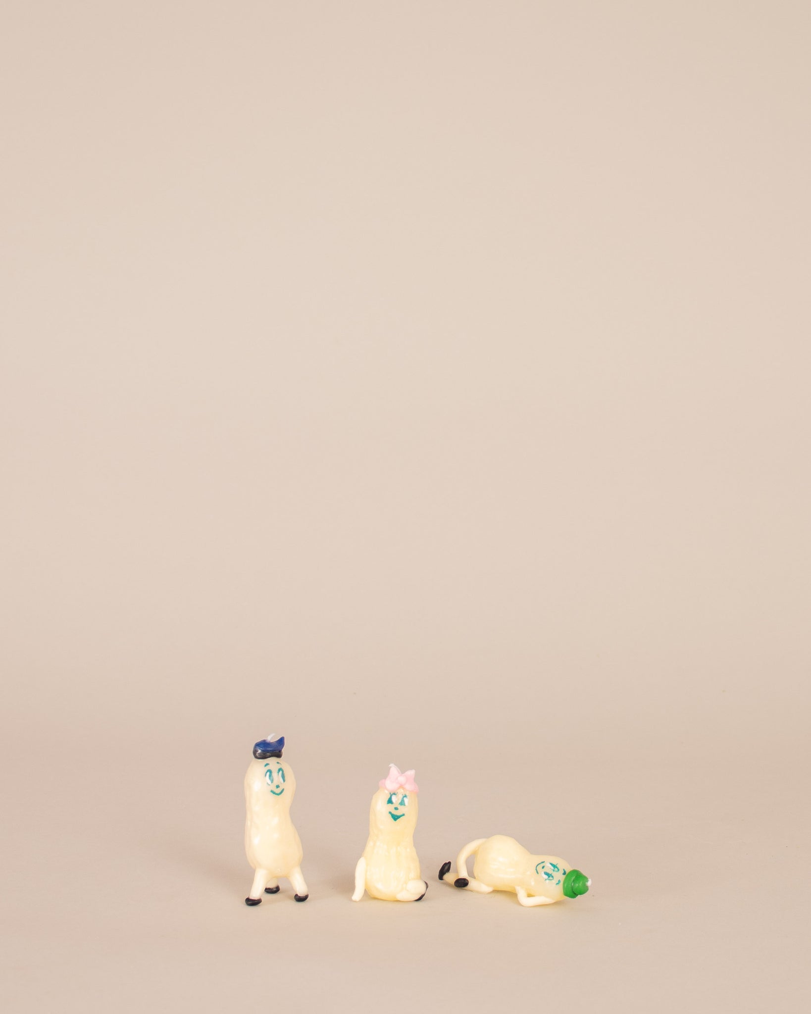 Lucy the Peanut Candle