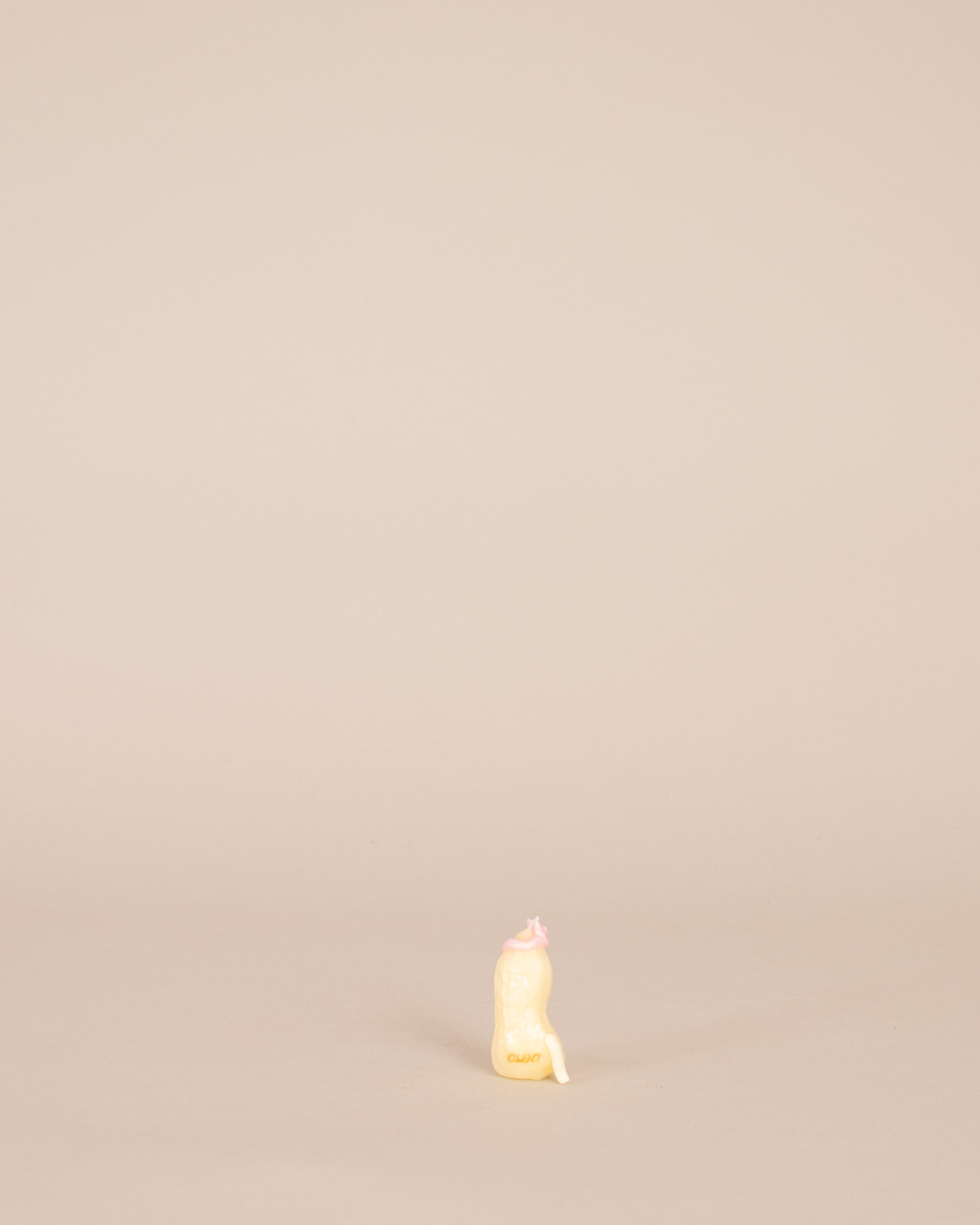 Lucy the Peanut Candle - GOOD FRIEND