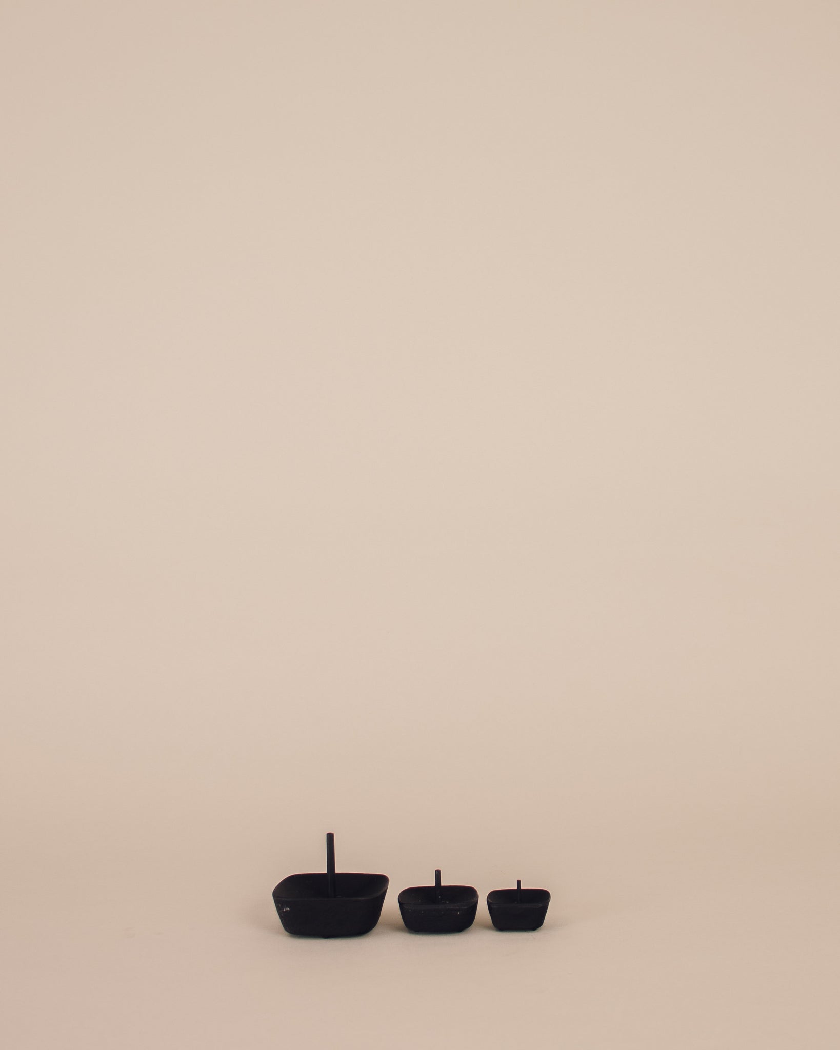 Koma Candle Stand